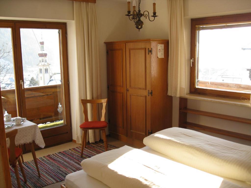 Gasthaus Haus Bergheimat - Familie Oberacher Fulpmes Zimmer foto