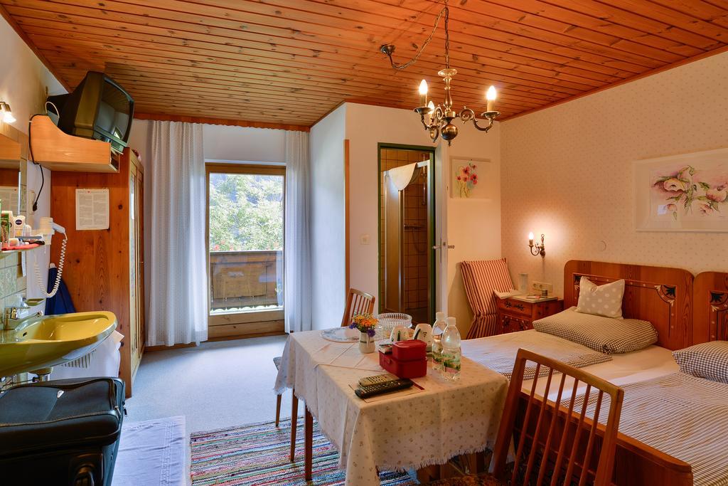 Gasthaus Haus Bergheimat - Familie Oberacher Fulpmes Zimmer foto