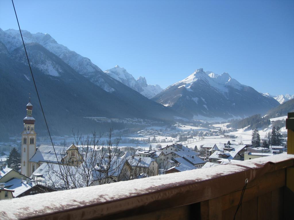 Gasthaus Haus Bergheimat - Familie Oberacher Fulpmes Exterior foto